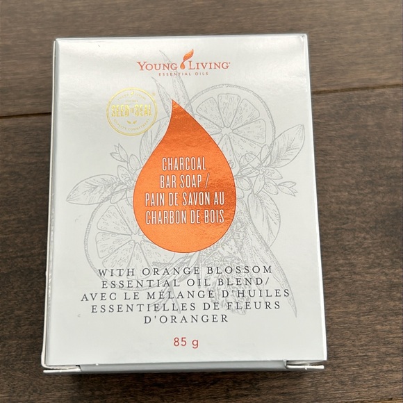 YOUNG LIVING Charcoal Bar Soap, Natural Eco-Friendly Living, Bath Face Skincare - Picture 1 of 5